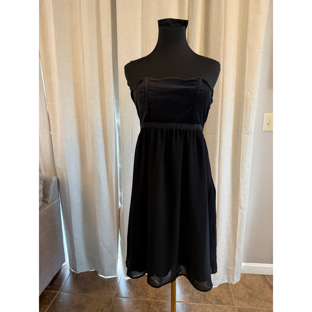 LIMITED EDITION BLACK STRAPLESS DRESS SIZE 6